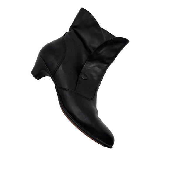 YOU by crocs black ankle boot leather size 7.5 italian made kitten heel Witch - Picture 12 of 16